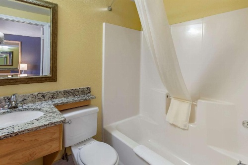 Econo Lodge Clovis image 12
