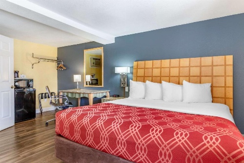 Econo Lodge Clovis image 13