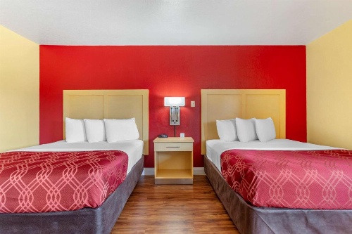 Econo Lodge Clovis image 15