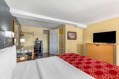 Econo Lodge Clovis image 8